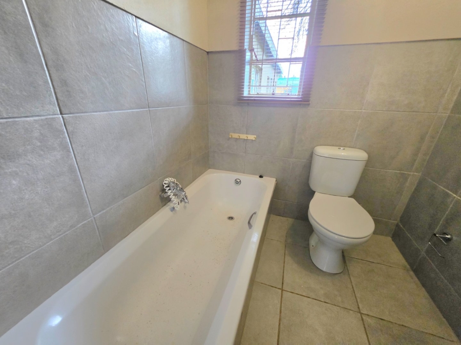 5 Bedroom Property for Sale in Jordania Free State